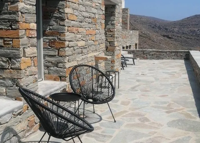 Villa Sunrise Stone With Jacuzzi By Neuvel Pera Meria