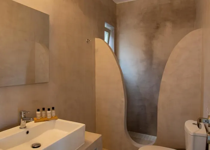 Sunrise Stone With Jacuzzi By Neuvel