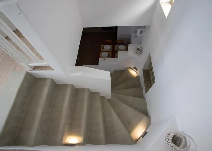 Sunrise Stone With Jacuzzi By Neuvel * Pera Meria