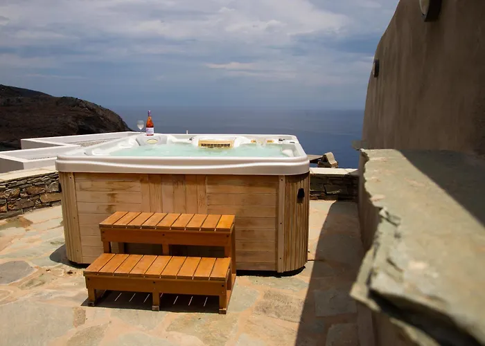 Villa Sunrise Stone With Jacuzzi By Neuvel *
